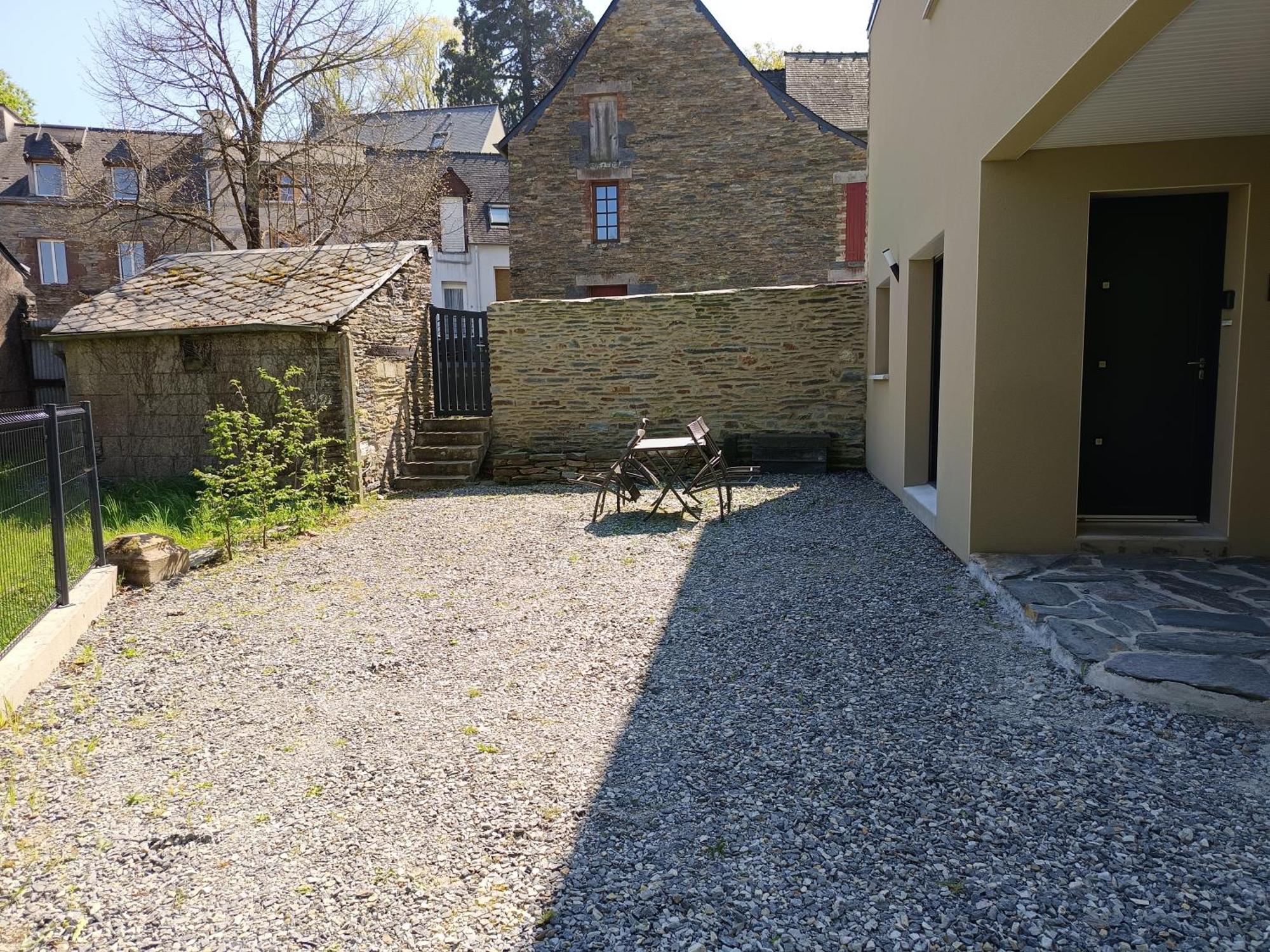 Appart Hotel La Gacilly-Centre Ville-Spa-Parking Exterior photo